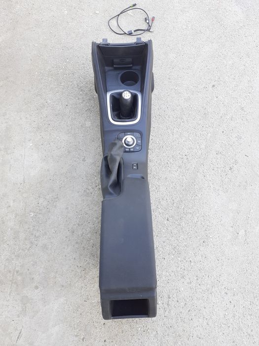 Cotiera Consola Centrala Renault Megane 3
