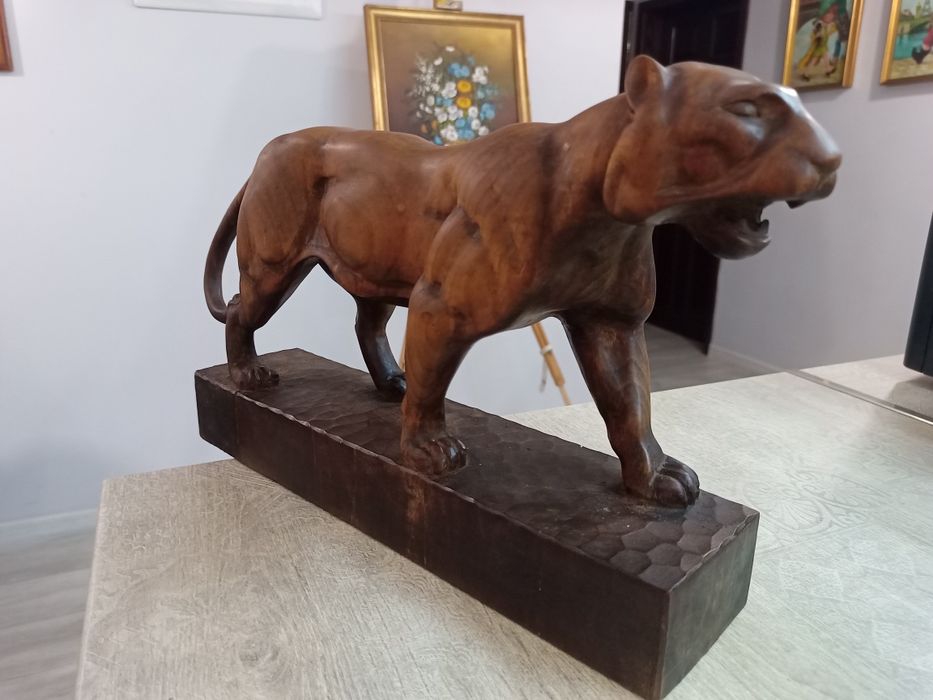 Тигър величие в дърво (44 см)