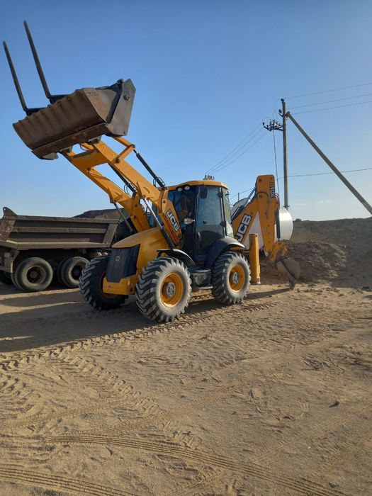 JCB екискаватир пагрузчик