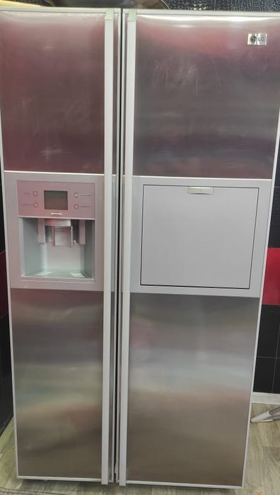 Двухдверный холодильник