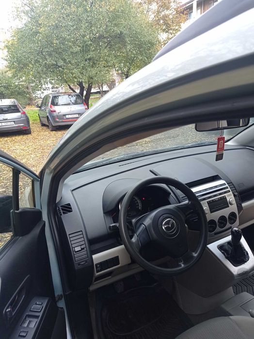Продавам Mazda 5 в много добро техническо състояние