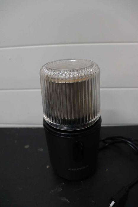 Кафемелачка Grundig CM7460,компактна,180W,чукова мелачка, до 55гр кафе