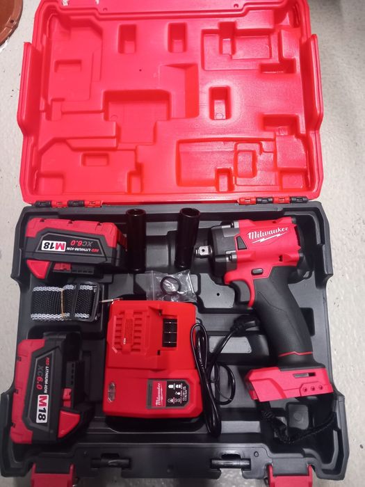 Pistol impact mediu milwaukee m18 500n.m ,cupla 1/2