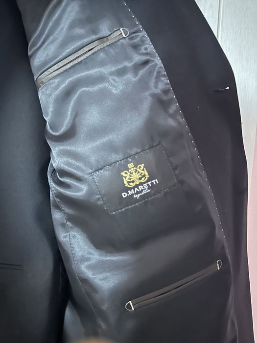 Черный костьюм тройка