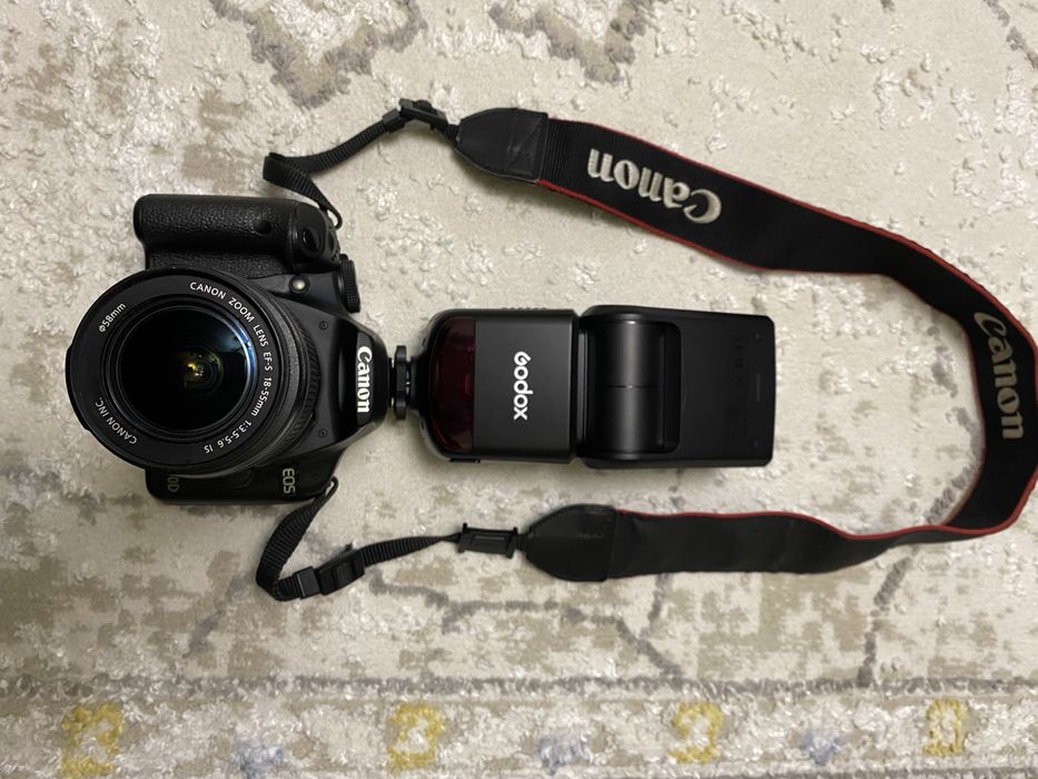 Продам фотоаппарат Canon со вспышкой