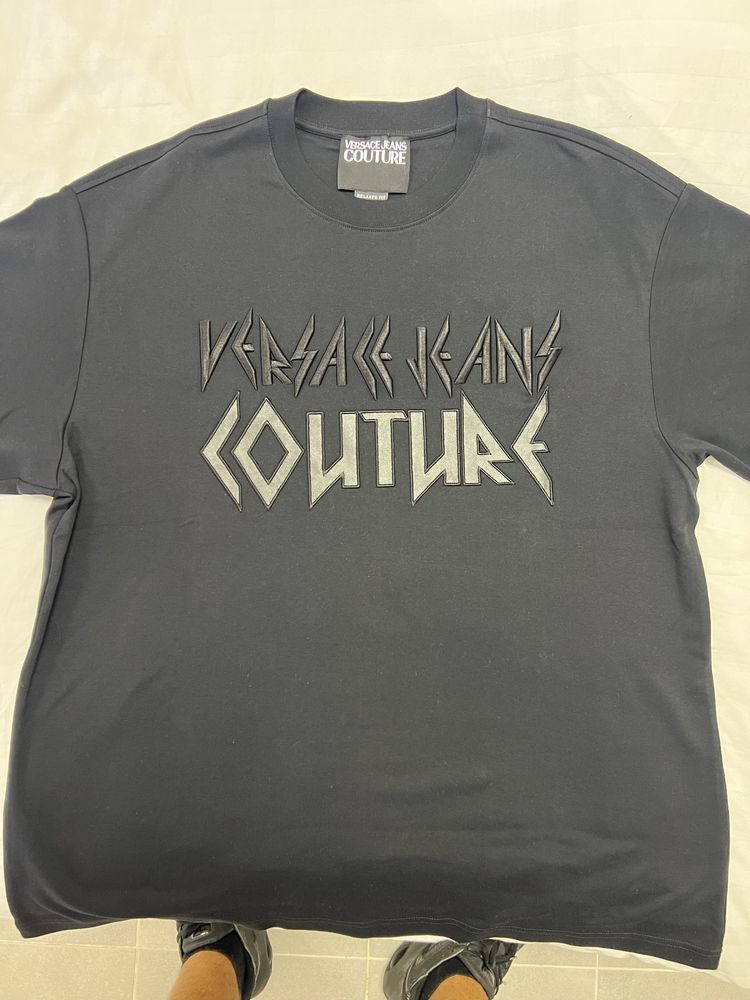Оригинална тениска на Versace Jeans Couture!