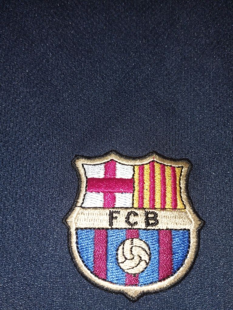 Vând tricou cu Barcelona xxl
