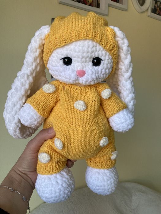 Плетена играчка- зайче