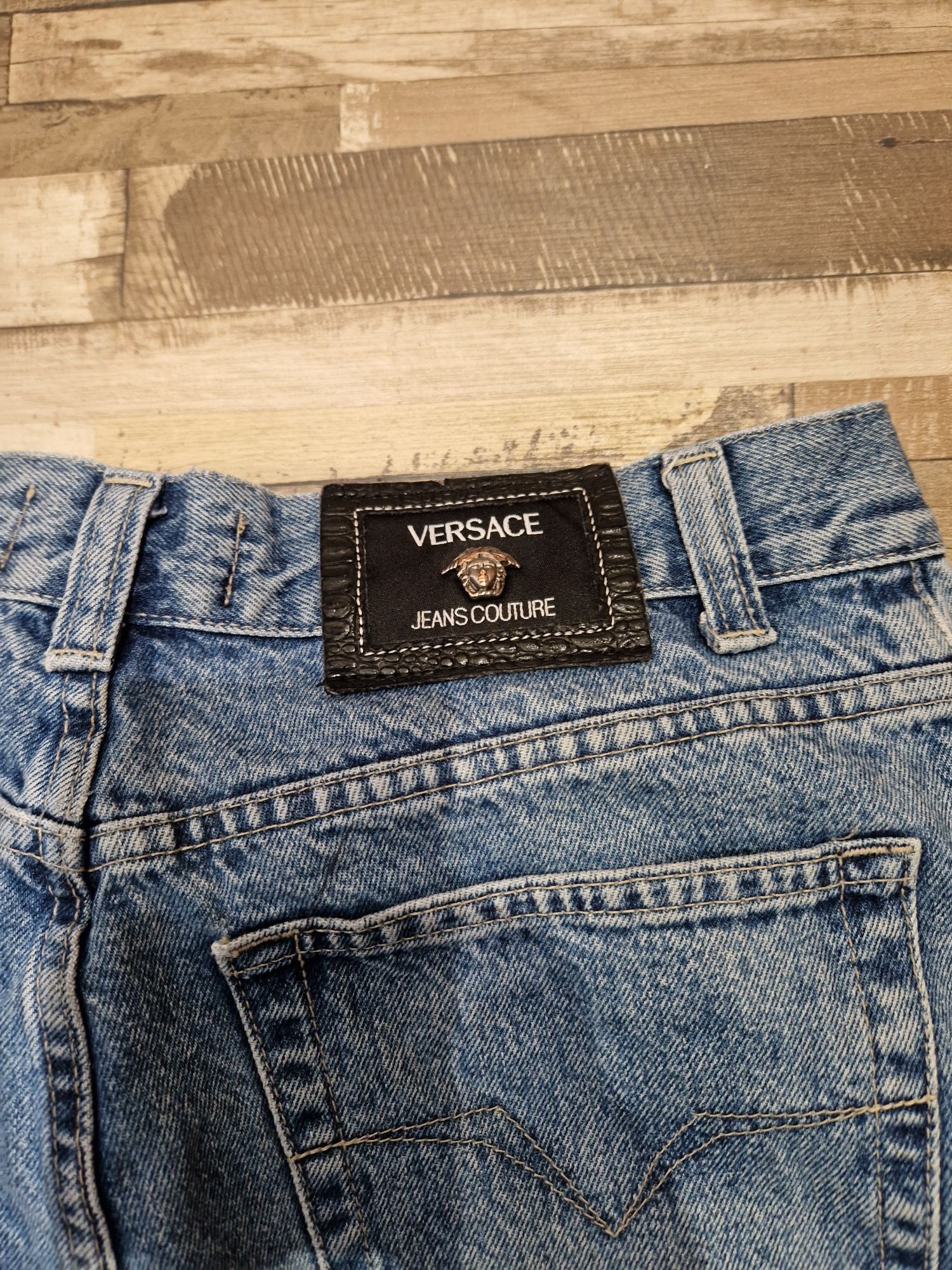 Vand jeansi Versace, marimea 38