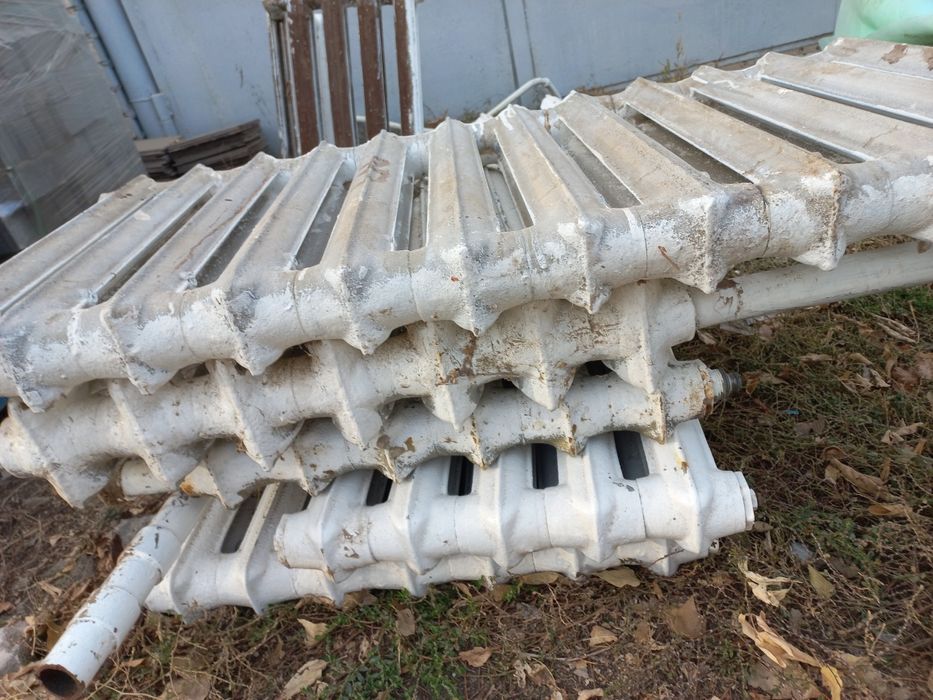 Продам чугунные батареи в хорошнм состояний