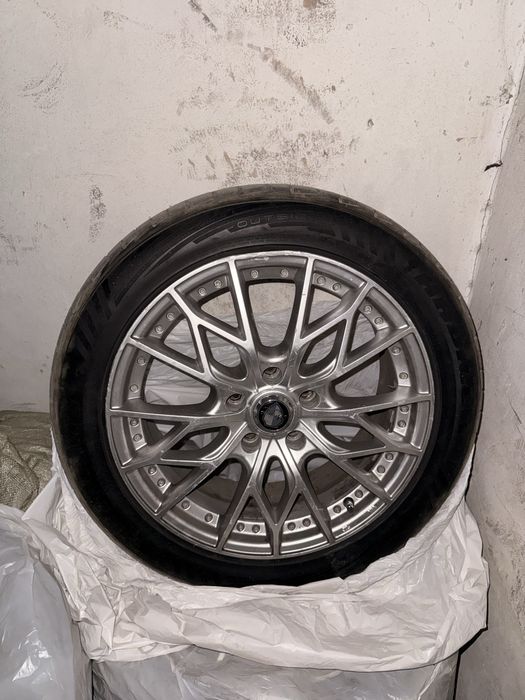 Продам комплект дисков с летней резиной R17 215/50/17.