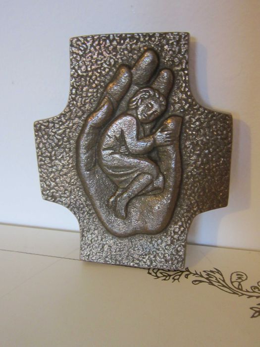 Craciun cadou rar Cruce bronz masiv "In mainile Lui" Germania 1970