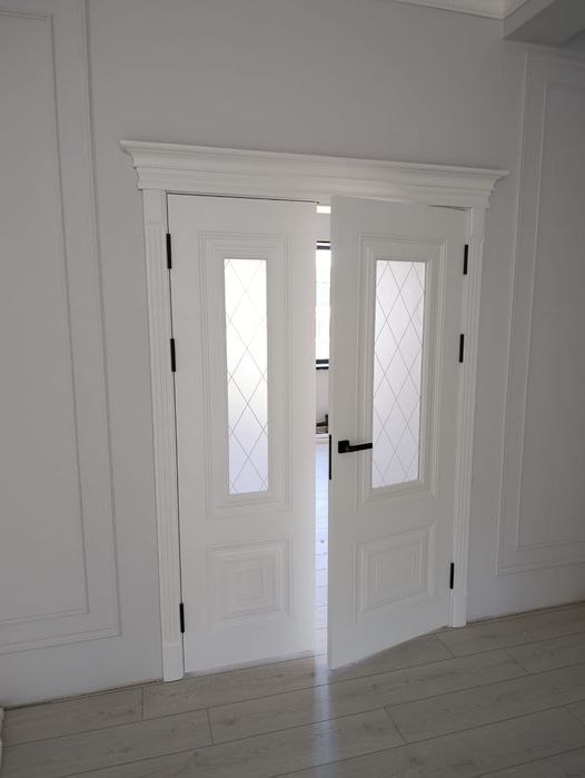 Есік орнатамыз. Установка двери.Жұмысқа гарантия береміз.