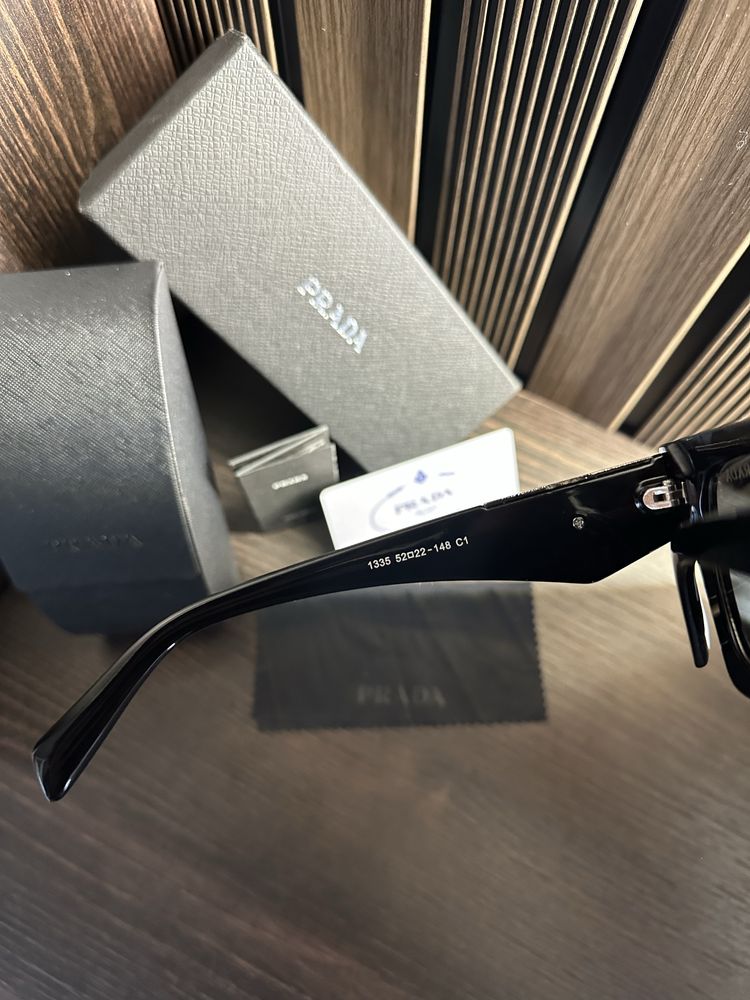 Слънчеви очила PRADA