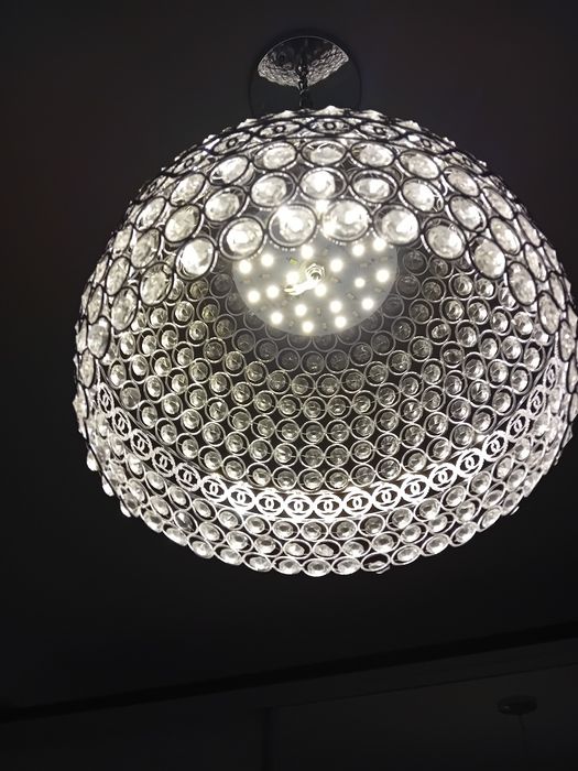 Lustra si veioza pe leduri stare foarte bună