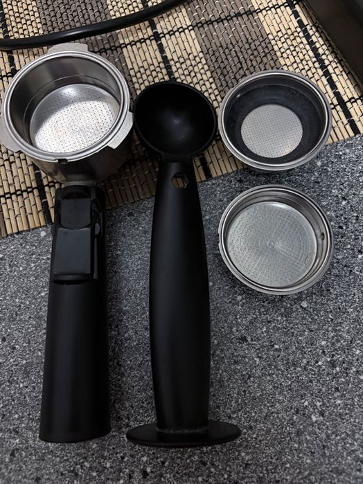 Espressoare Breville și Tassimo