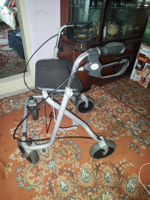 Cadru de mers cu roti - stare noua