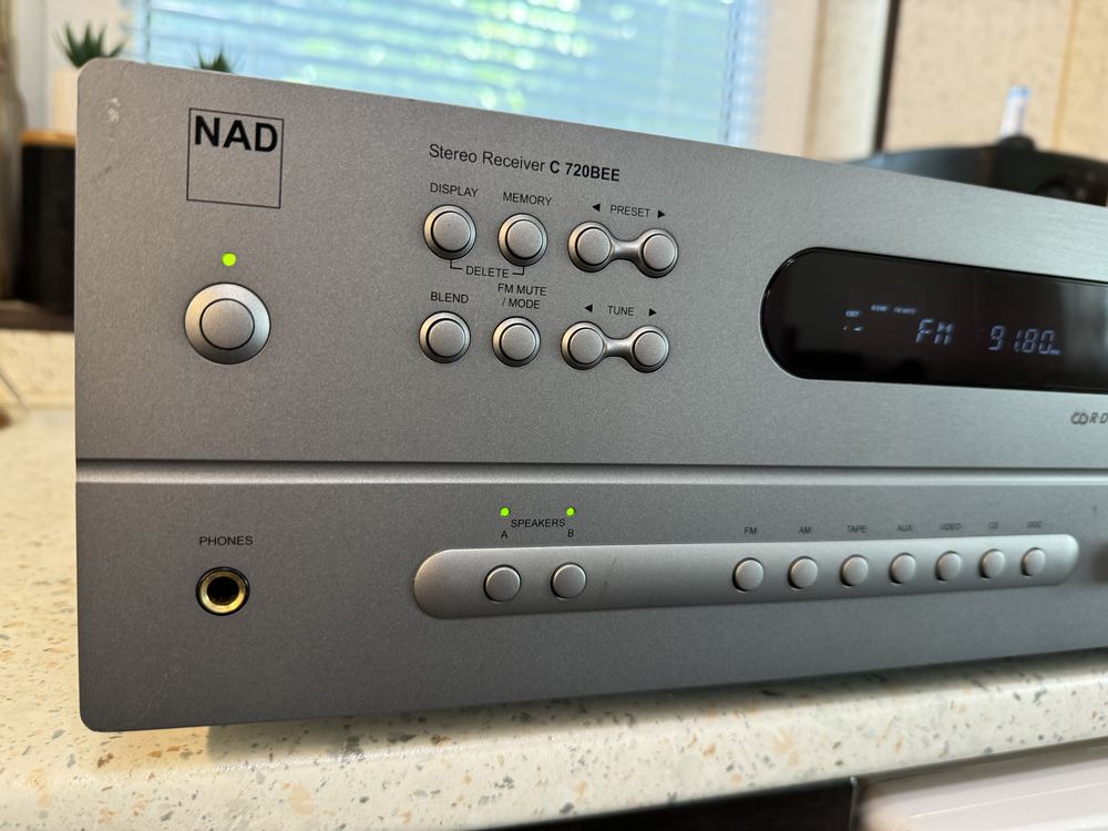 Nad C-720BEE качествен стерео ресивър