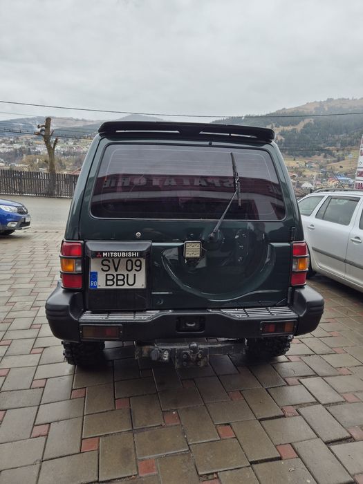 Vând Mitsubishi Pajero sport