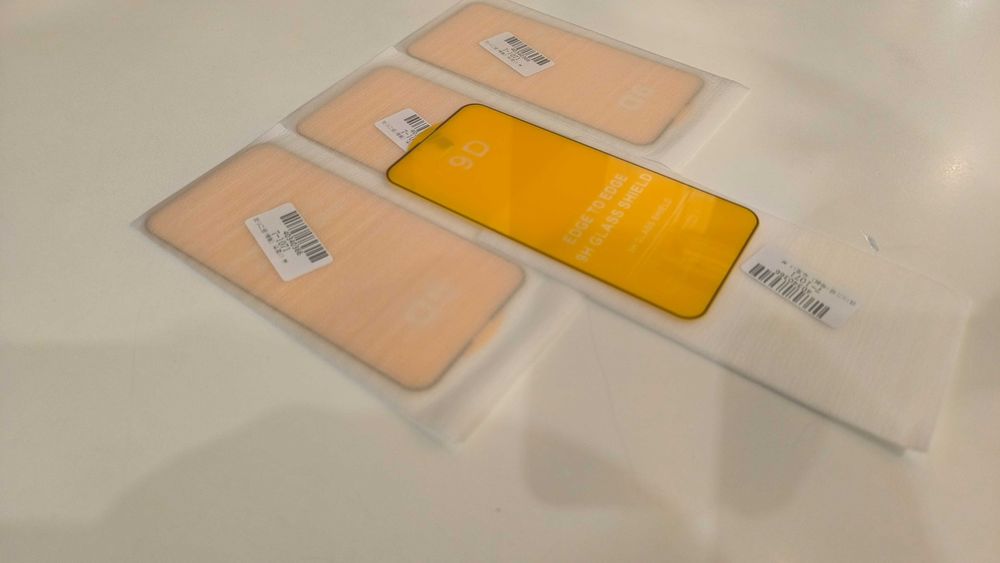 Стъклен протектор за iPhone 13 9D 4броя чисто нови