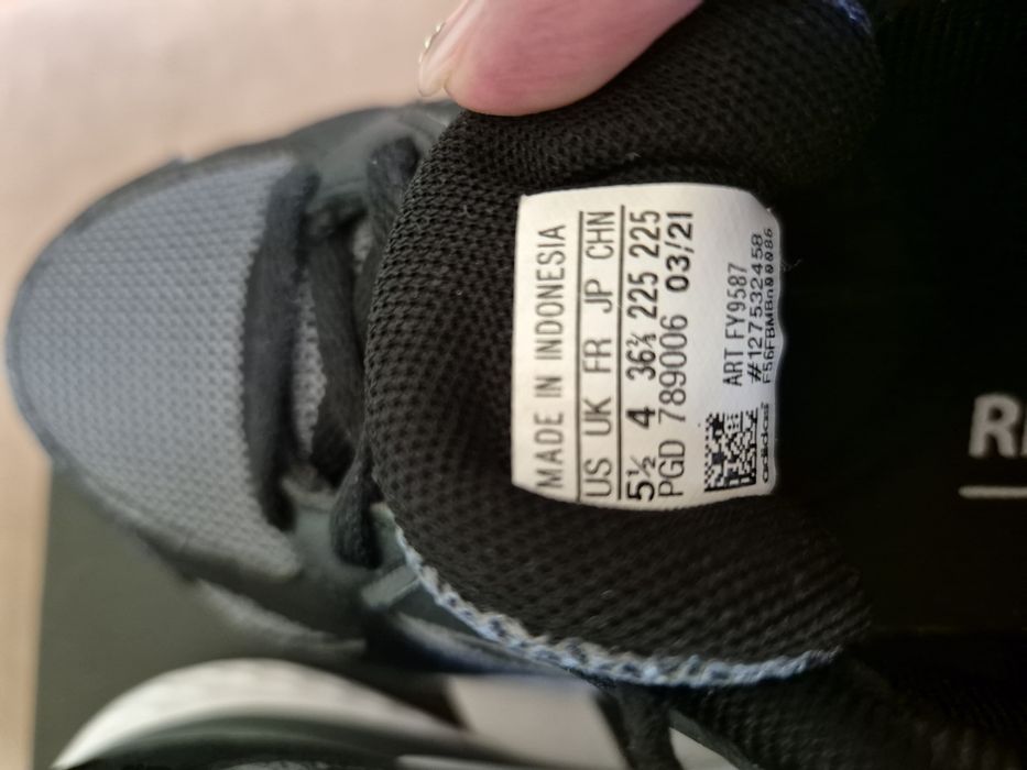 Маратонки Адидас 36 номер