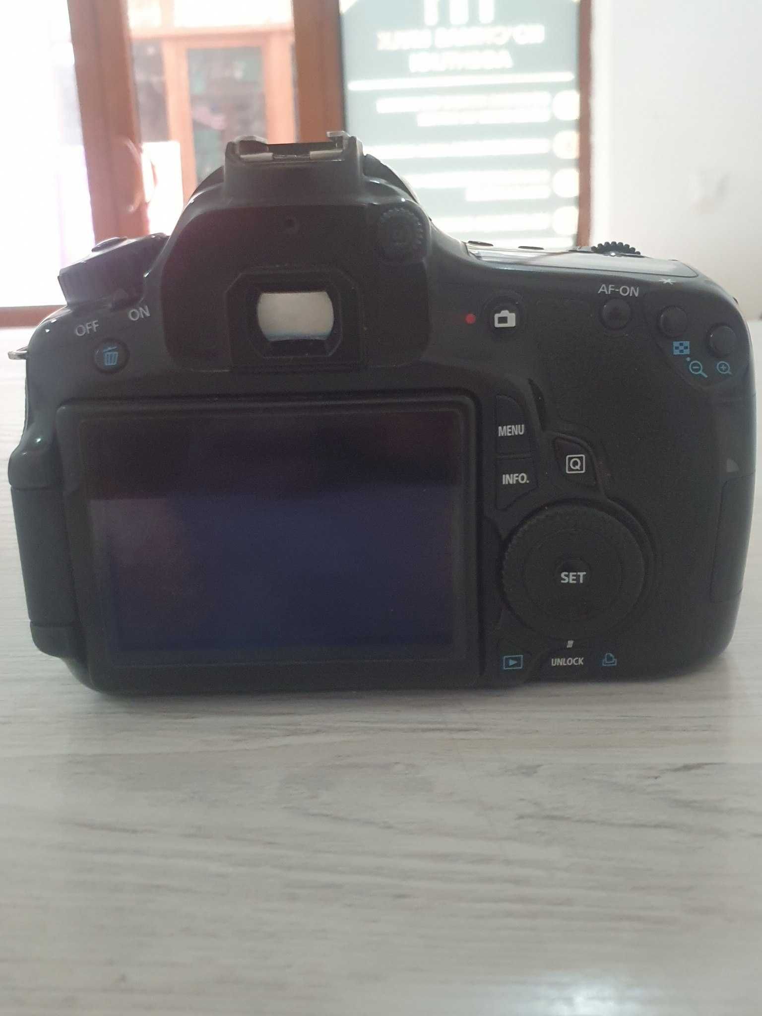 Canon EOS 60D + obyektiv + Spichka