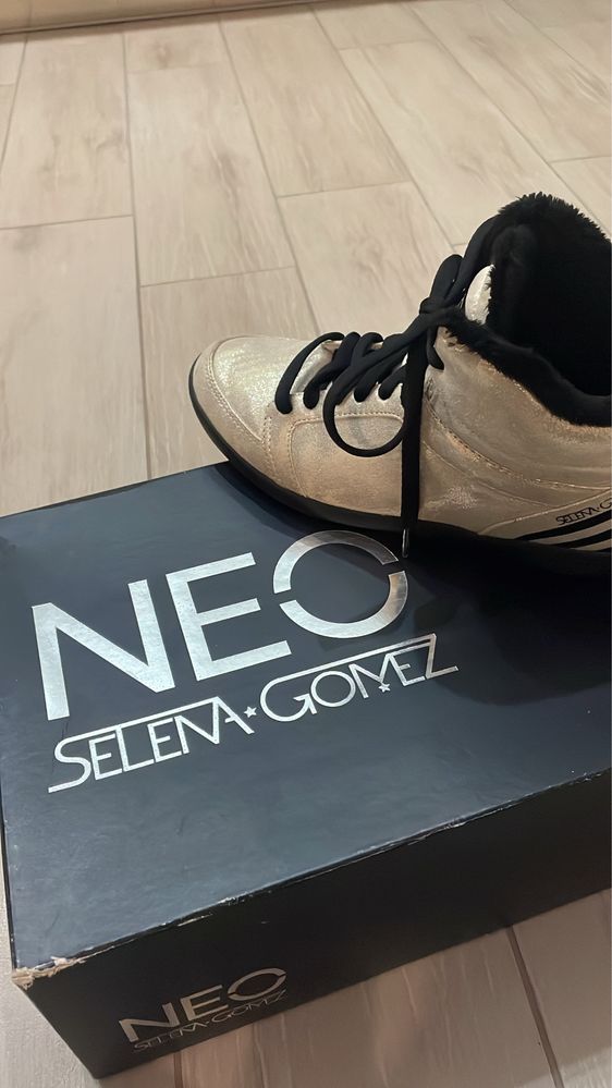 Обувки Selena Gomez
