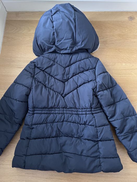 Geaca ZARA fetita 10 ani, bleumarin cu blanita, iarna, stare excepenta