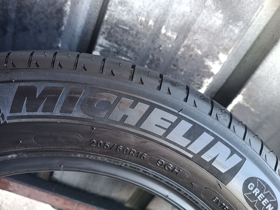 205/60/16 Michelin Дот 3923