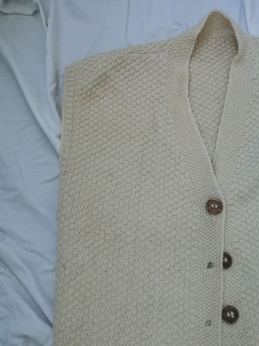 vesta/cardigan din lana
