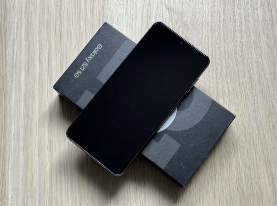 Samsung Galaxy S21 5G; Gray; 128 GB; Impecabil