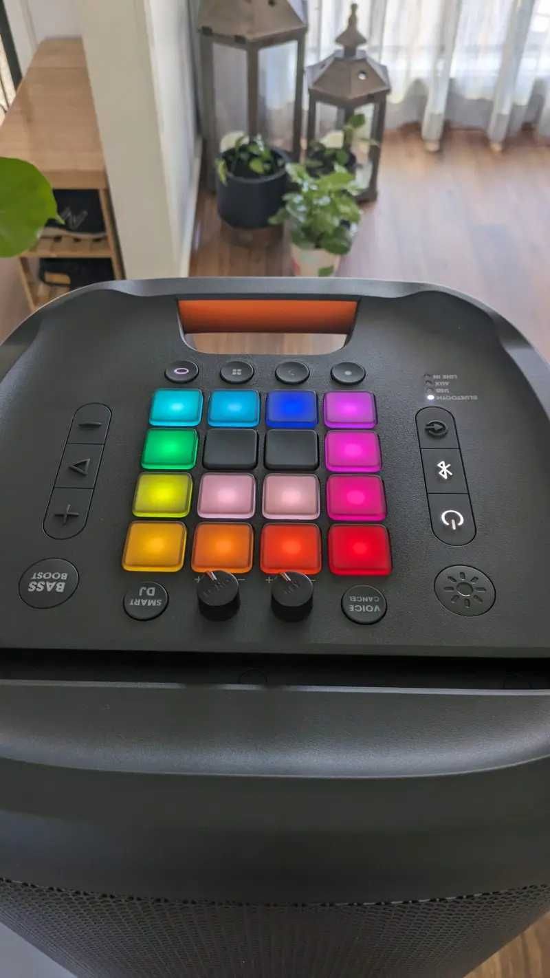 JBL Partybox 1000, 1100W Перфектна