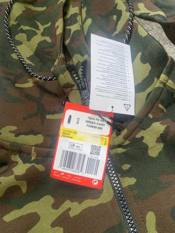 100% Оригинален Nike Tech Fleece в размер S