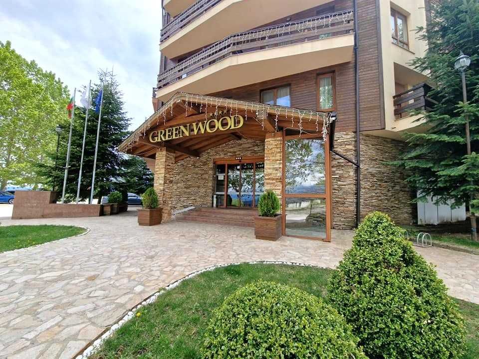 Просторно студио с директна гледка към Пирин планина за продажба