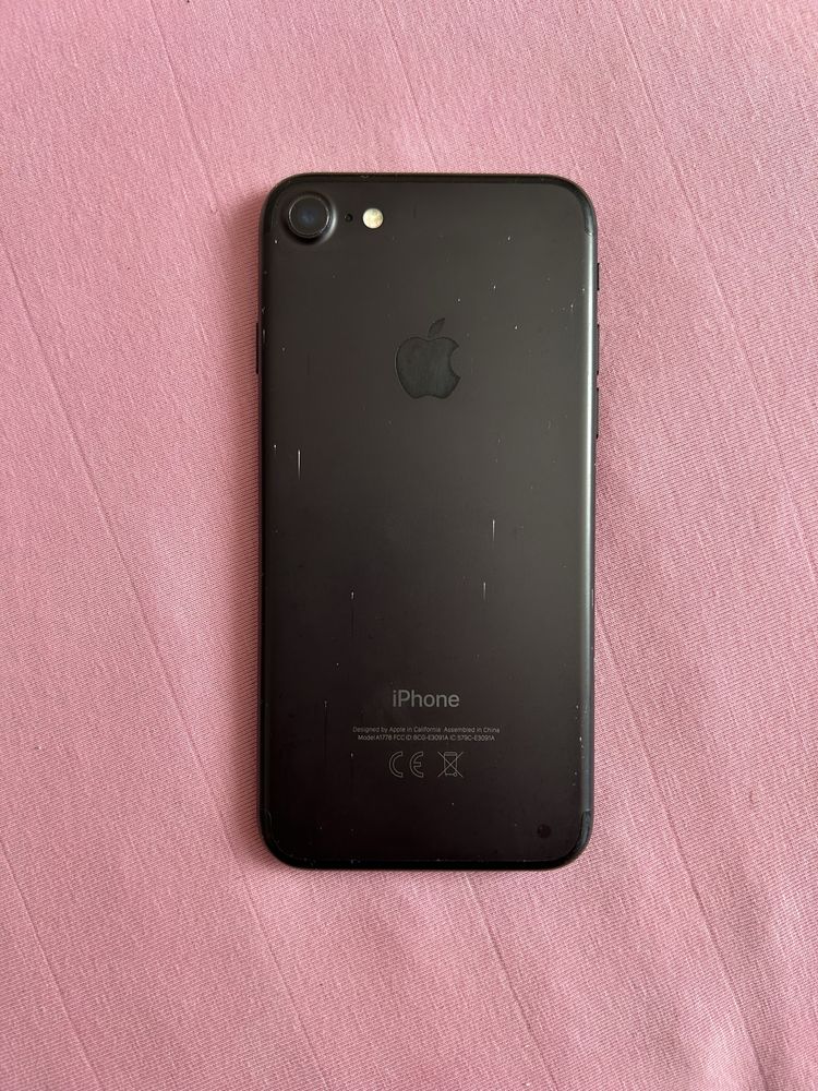 Iphone 7 с нормални следи от употреба