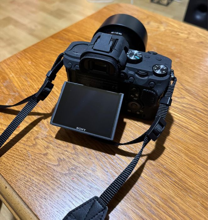 Sony A7III+accesorii originale+baterie extra (impecabil, 29.988 cadre)