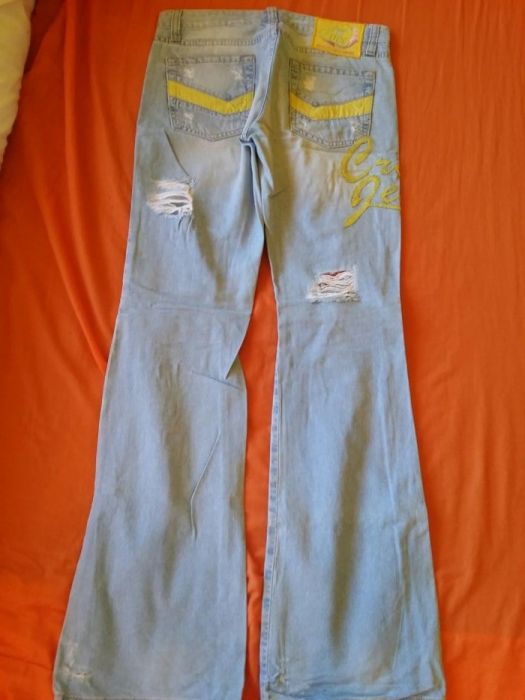 Blugi dama, unii dintre ei sunt noi