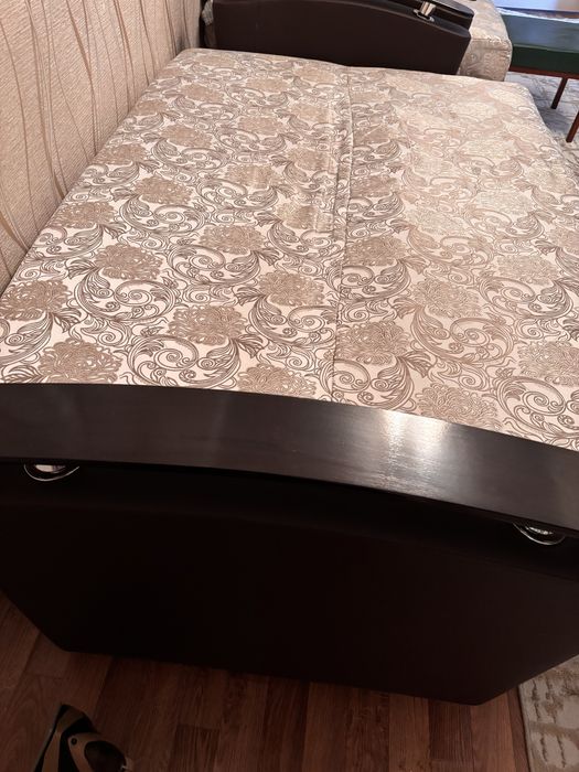 Продам отличном состояние диван.