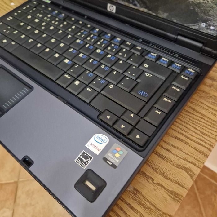 Лаптоп HP Compaq 6510b, клавиатура и мишка