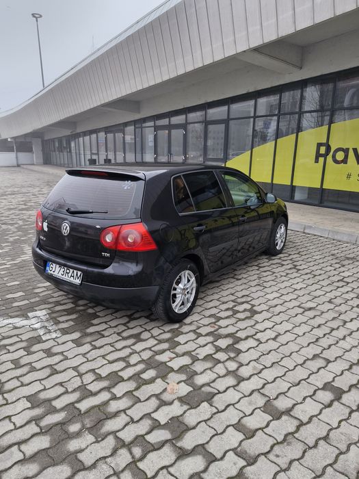 Proprietar vând golf 5 .Motor 1,9 TDI