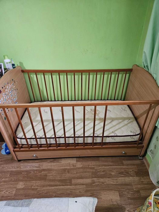 Бебешка дървена кошара