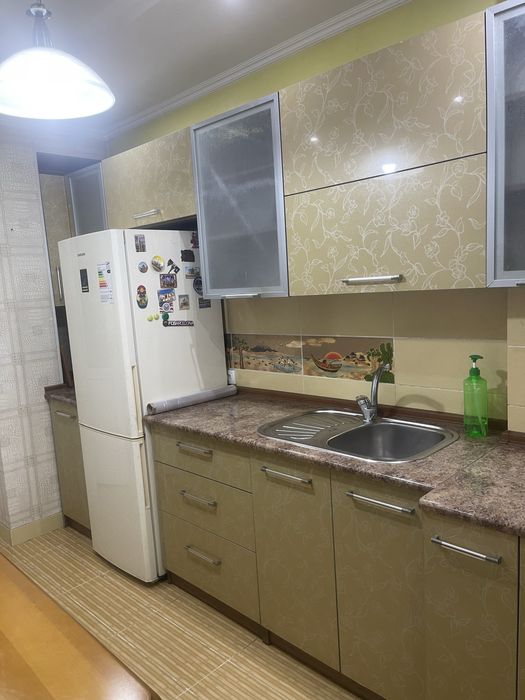 Спочно продается кухонка вместе с плитой и вытяжкой самовывоз