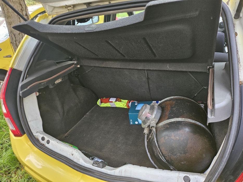 Продавам Dacia Sandero