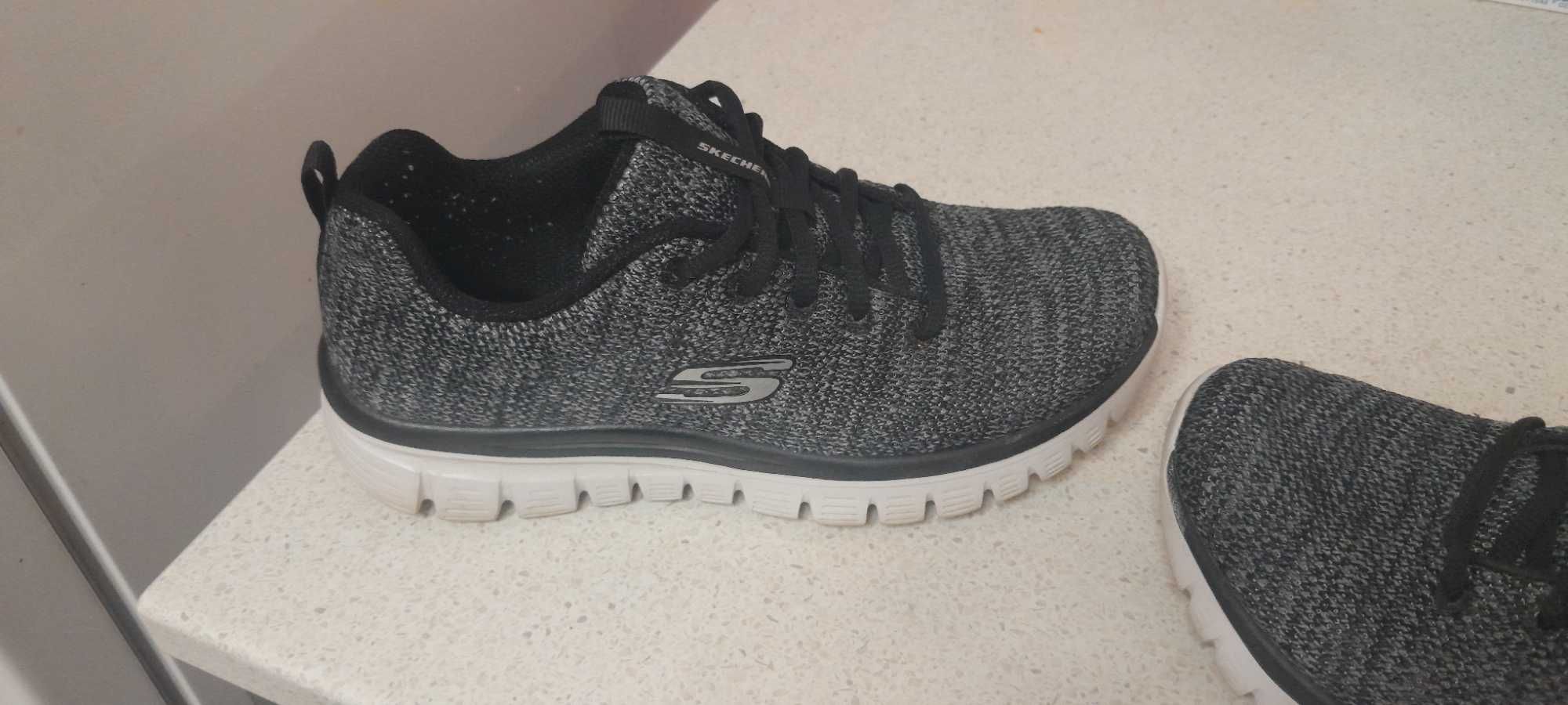 Обувки  skechers