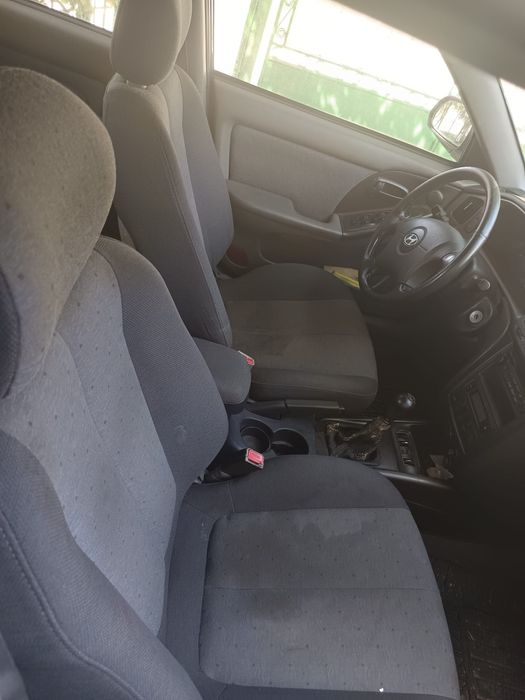 Hyundai Elantra-2004