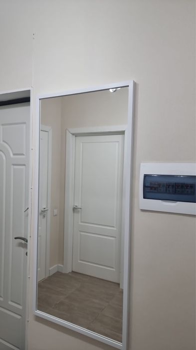 Зеркало и 4 стула кухонных ВСЕ ВМЕСТЕ