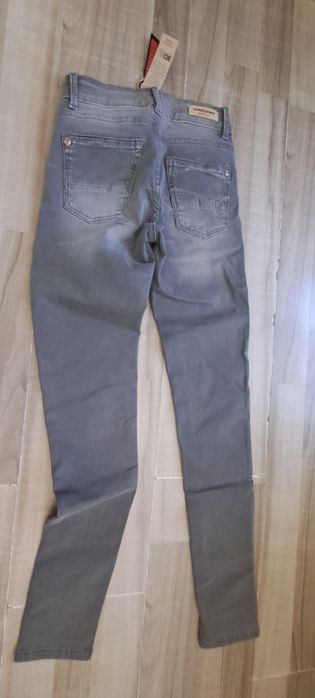 Детски дънки за момиче