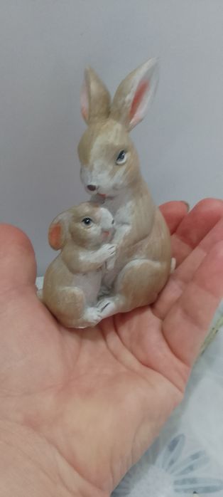 Статуэтка Зайчиха с зайкой