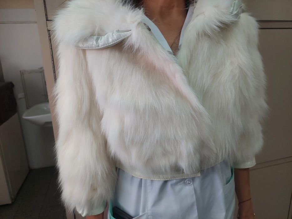 Дамско късо кожена яке М р.