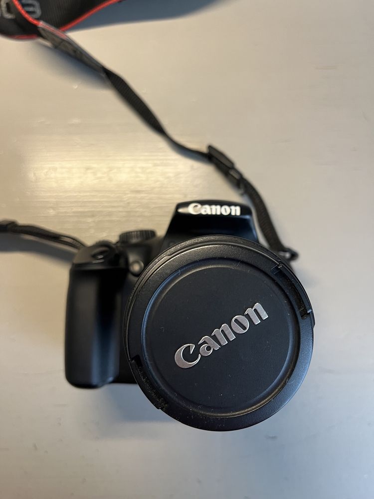 DSLR CANON EOS 1100D + Obiectiv Canon 55-255 mm